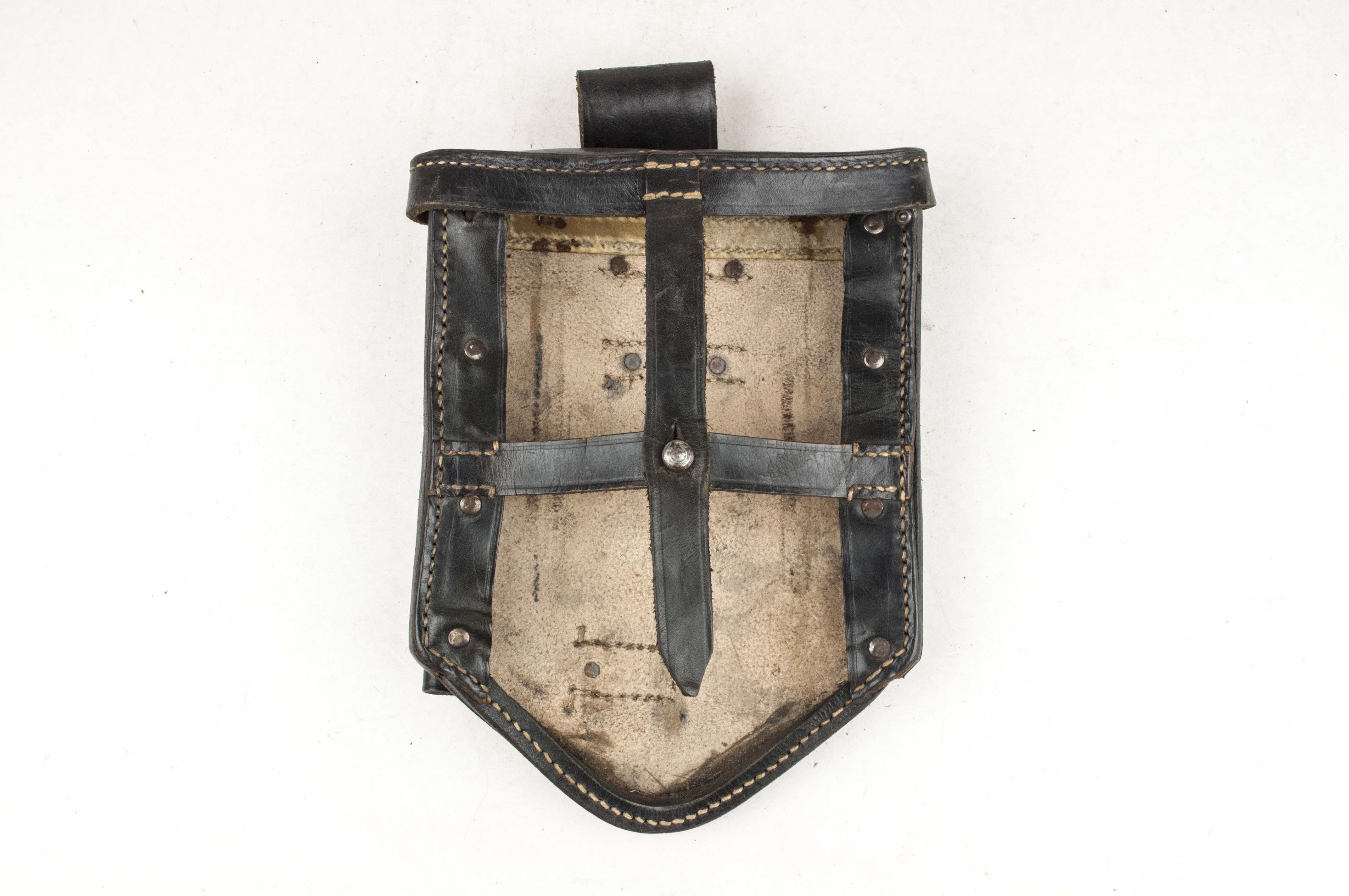 WW2 Wehrmacht Klappspaten Tasche entrenching tool pouch leather variante 