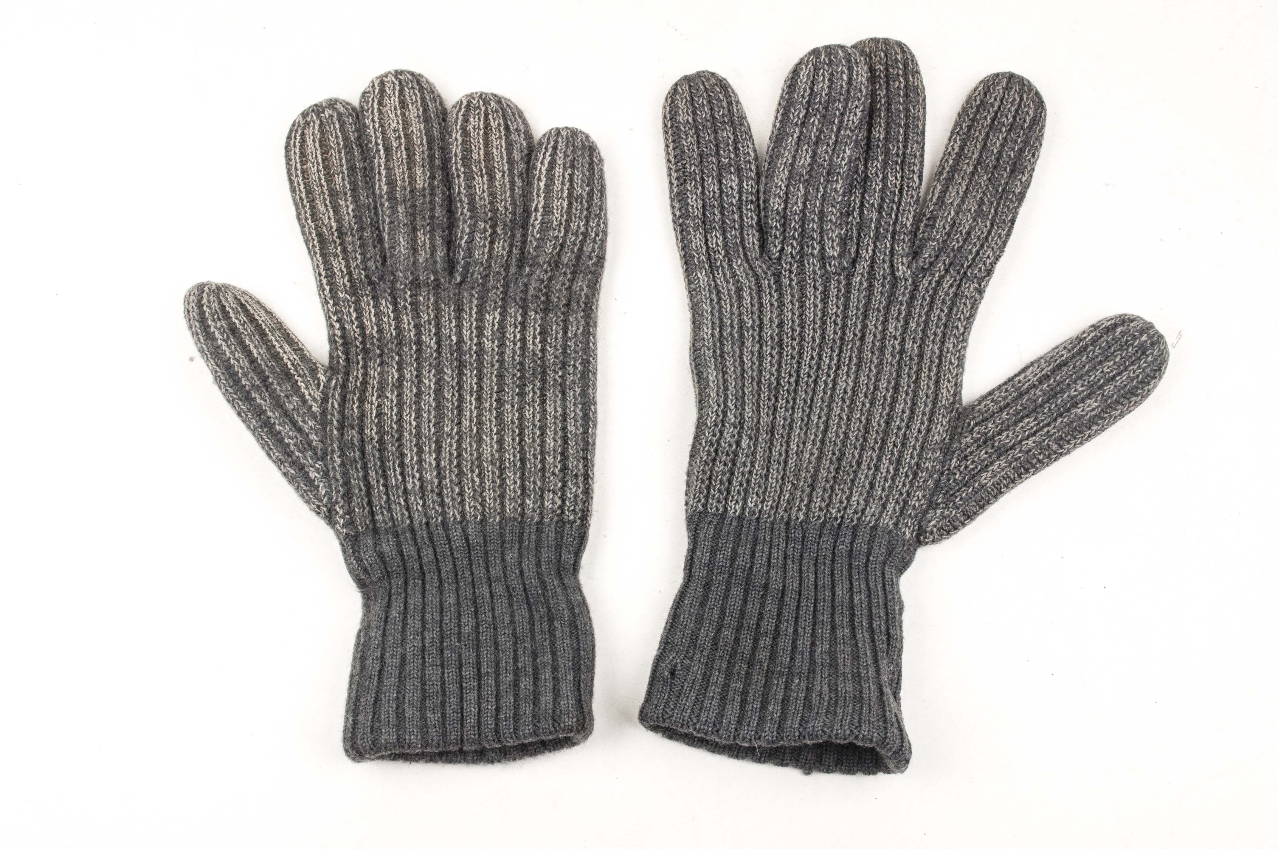 Nice original pair knitted WH issue gloves – fjm44