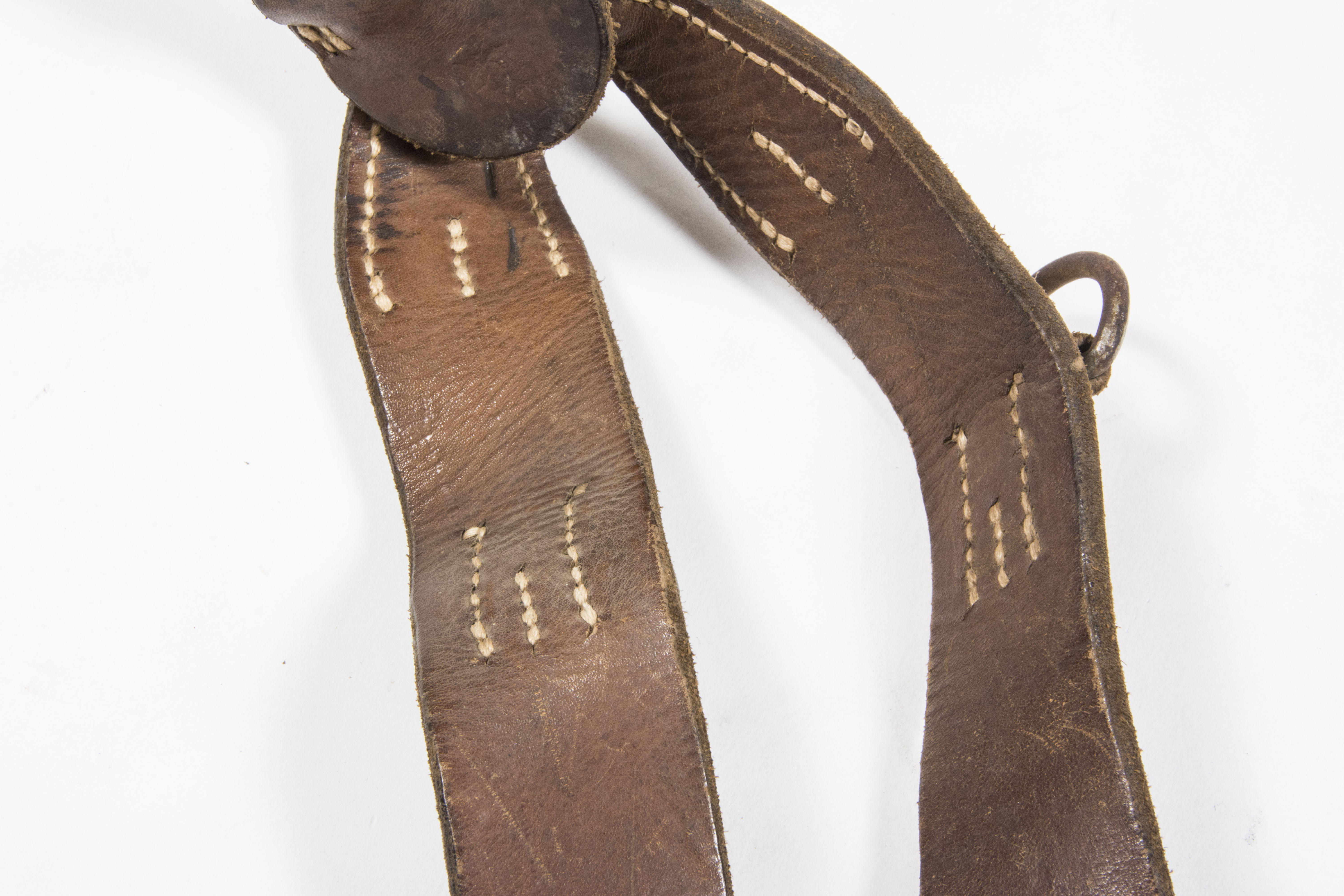 Rare hidden stitch Y-strap in unblackened leather – fjm44