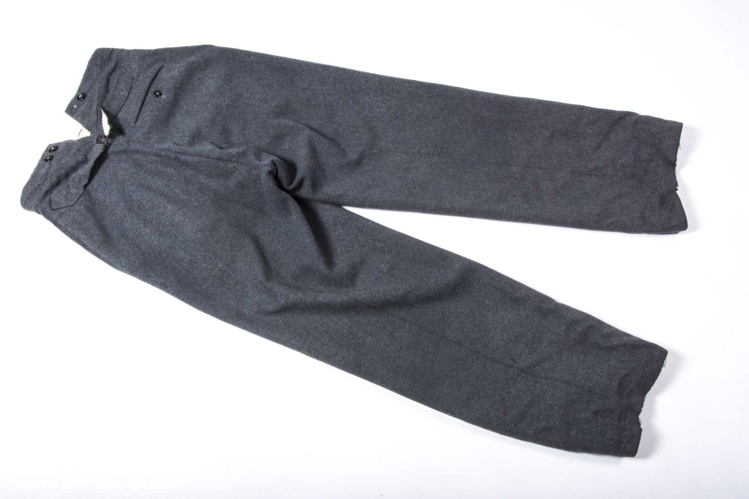 Luftwaffe M40 trousers in good worn condition – fjm44