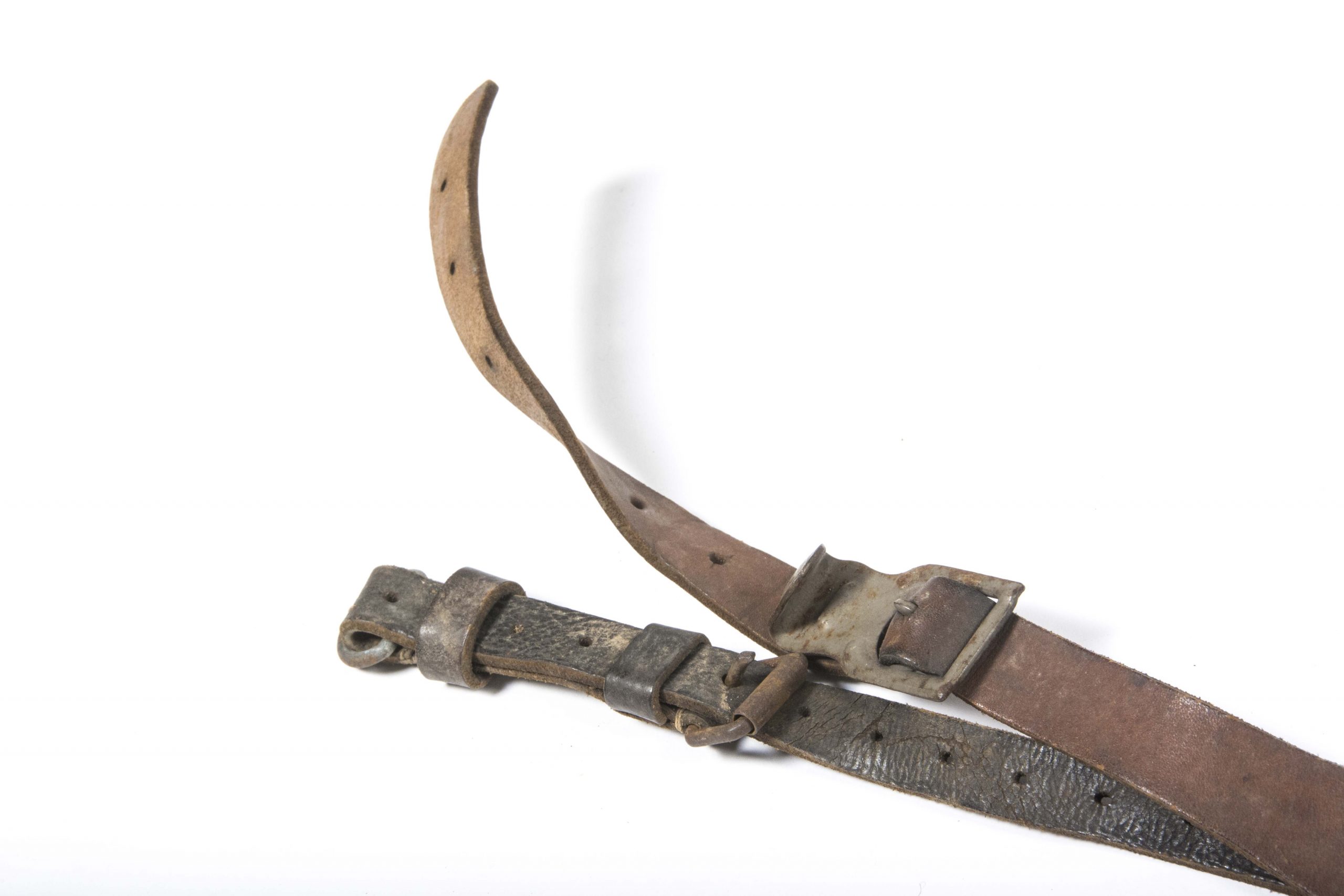Prewar French Y-straps converted for the Wehrmacht – fjm44