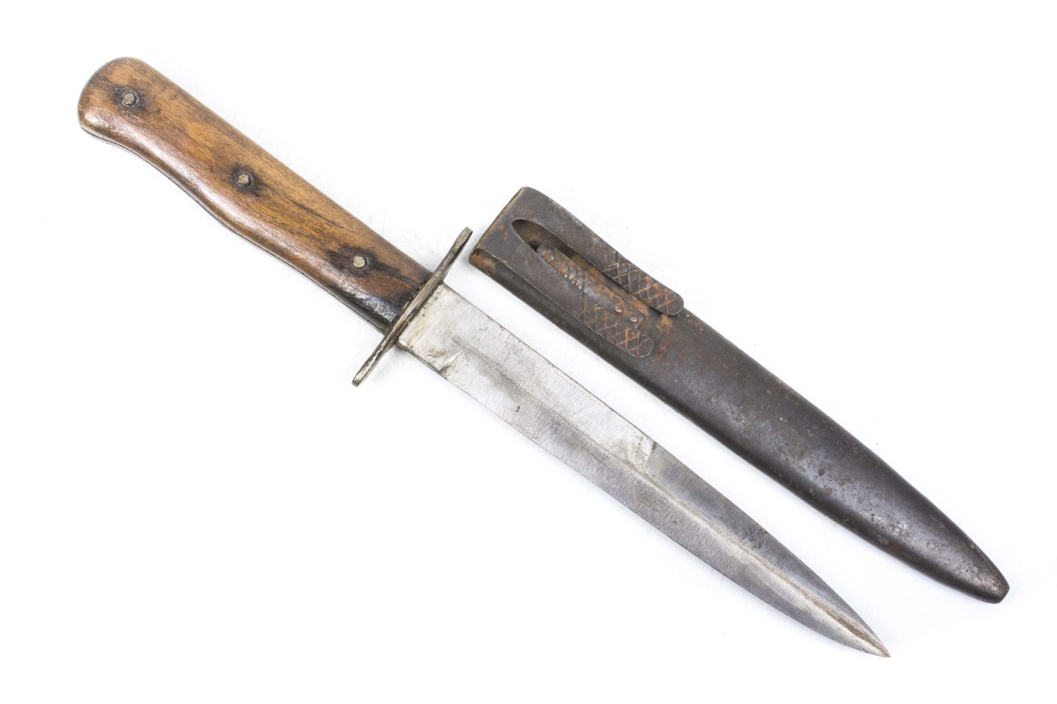 Luftwaffe issue close combat knife or Nahkampfmesser marked L6 – fjm44