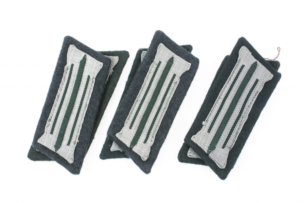 Matching Heer EM/NCO mounted collar tabs – fjm44